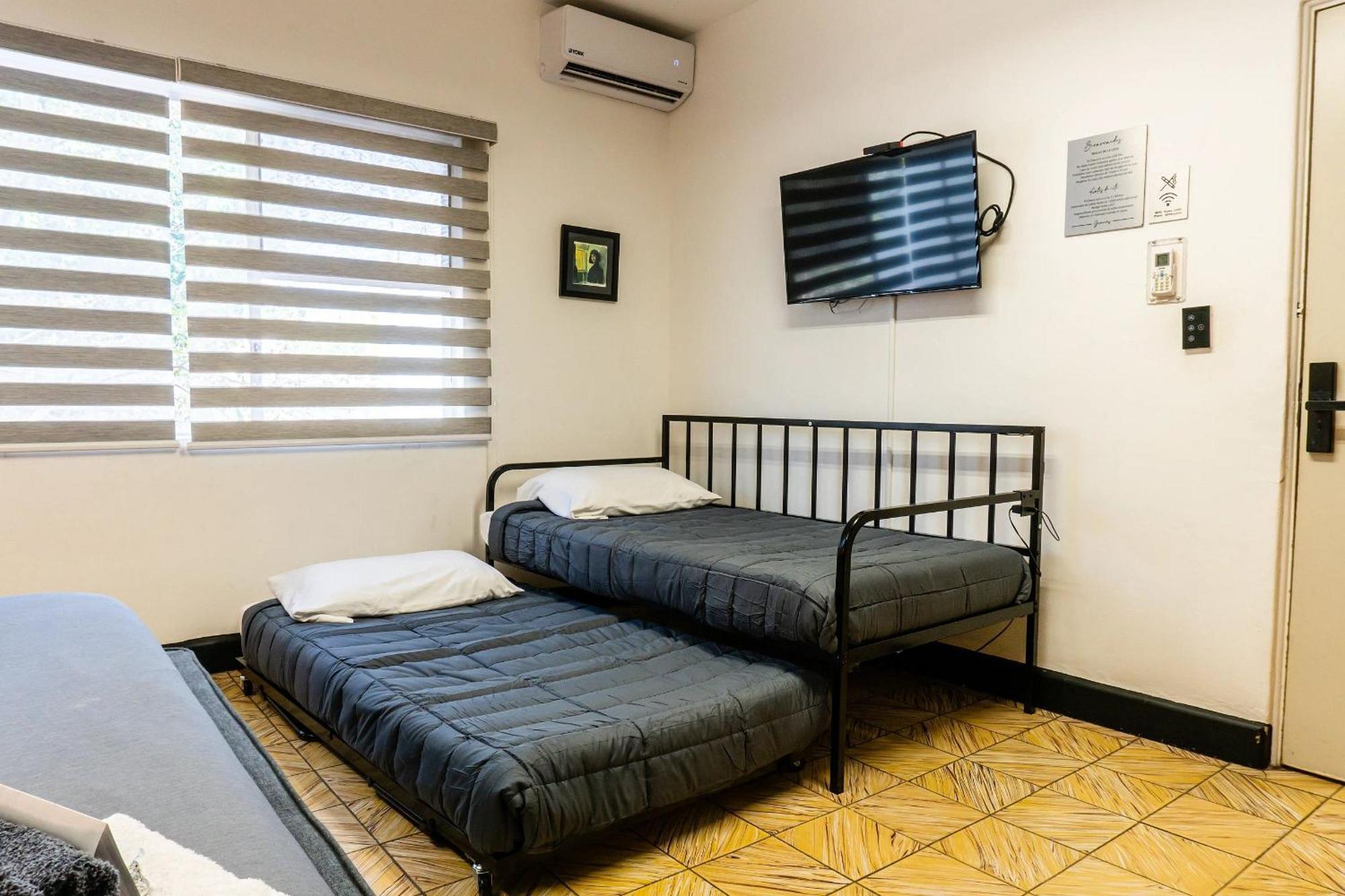 Habitaciones Privadas Con Bano Propio En Una Zona Segura Y Centrica De Guadalajara. Εξωτερικό φωτογραφία